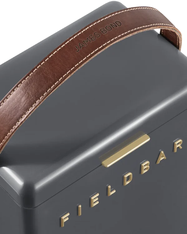 Cooler_Box_Set_OG_04_-_Personalisation_DB_1600x2000_WEB.webp Cooler Box Trio / Oyster Grey