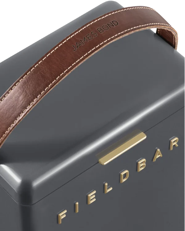 DB_OG_04_-_Personalisation_1600x2000_WEB-2.webp Cooler Box Set & Field Bottle / Oyster Grey